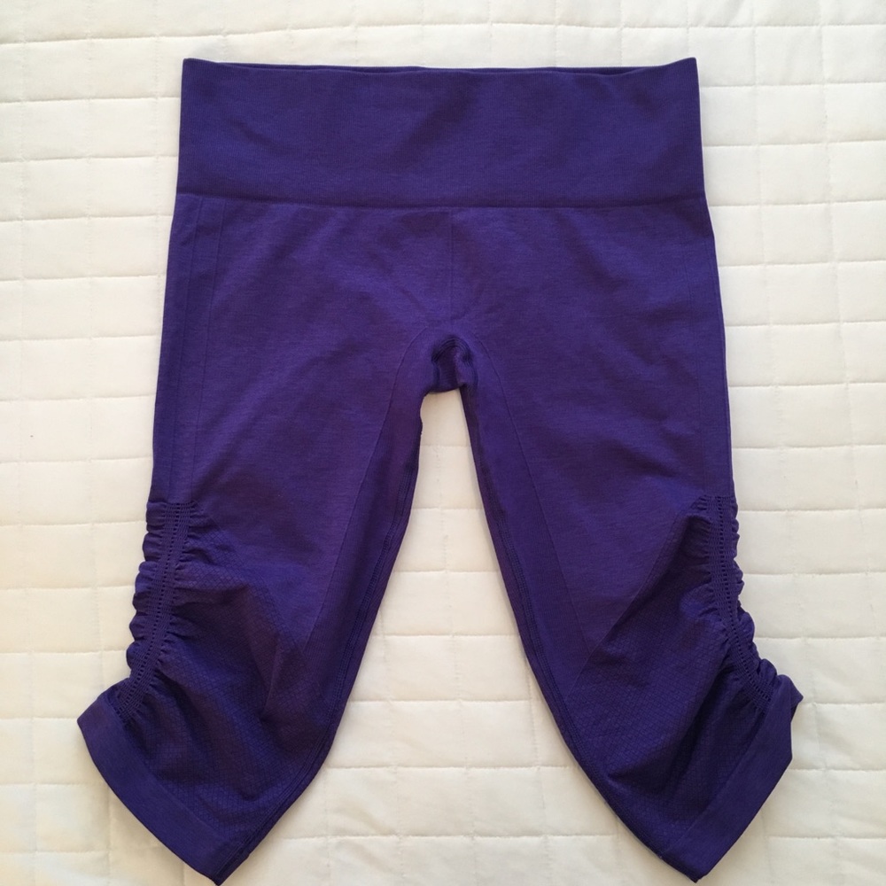 Lululemon in The Flow Crop Pants/ Power Purple